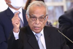 Pleno del Congreso aprobó invitar a Aníbal Torres este jueves 18 tras sus polémicas declaraciones