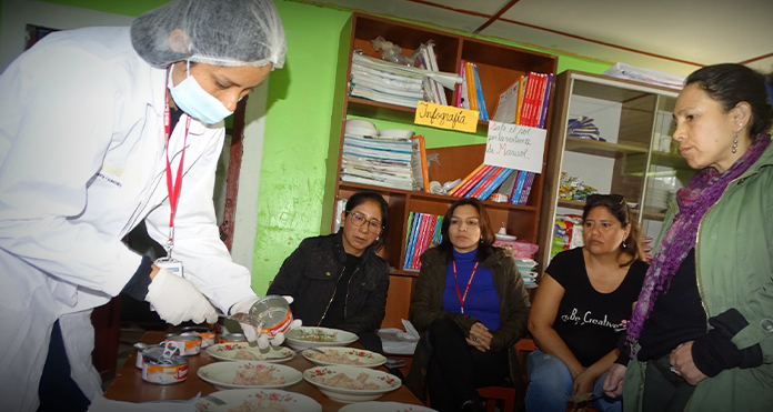 Qali Warma supervisa calidad de alimentos en Carracmaca en el distrito de Huamachuco