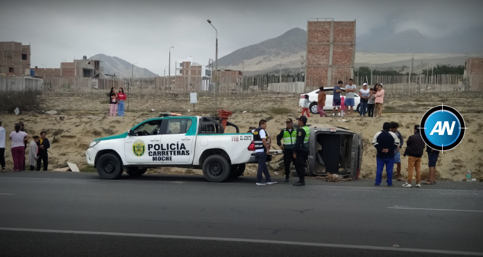 Madre de familia pierde la vida tras volcadura de camioneta.