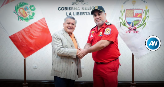 Acuña ofrece 2.5 millones para Los Bomberos de La Libertad