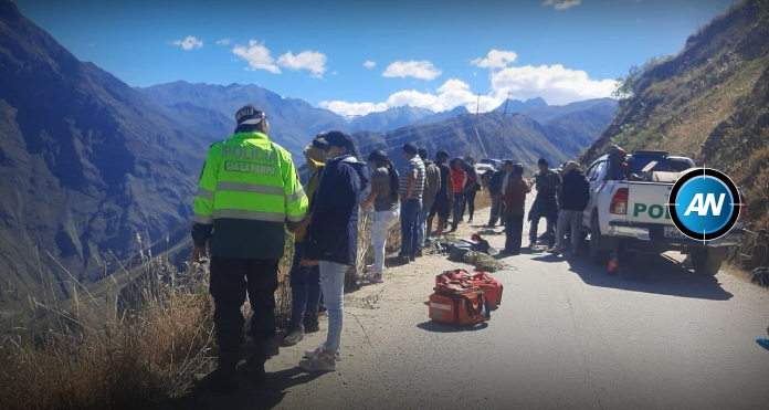 Vehículo de Perú Armonía y Clase cae en abismo