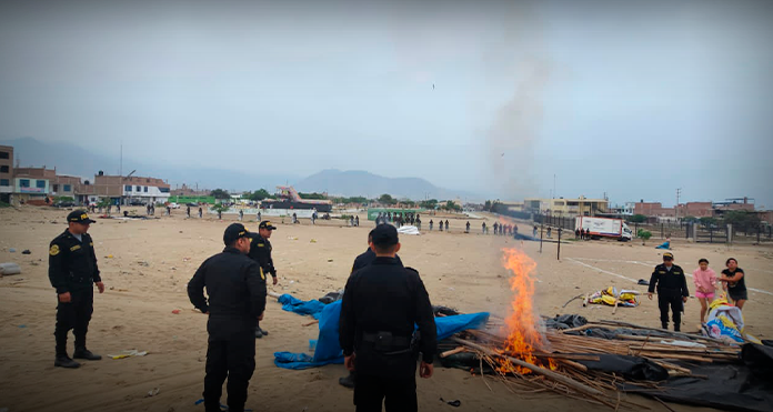 Desalojan a invasores del cerro Bolongo en Alto Trujillo