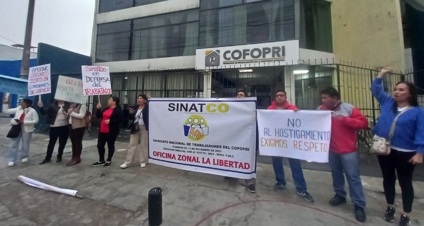 Sindicalistas de COFOPRI realizan plantón por respeto a convenios colectivos y trabajadores