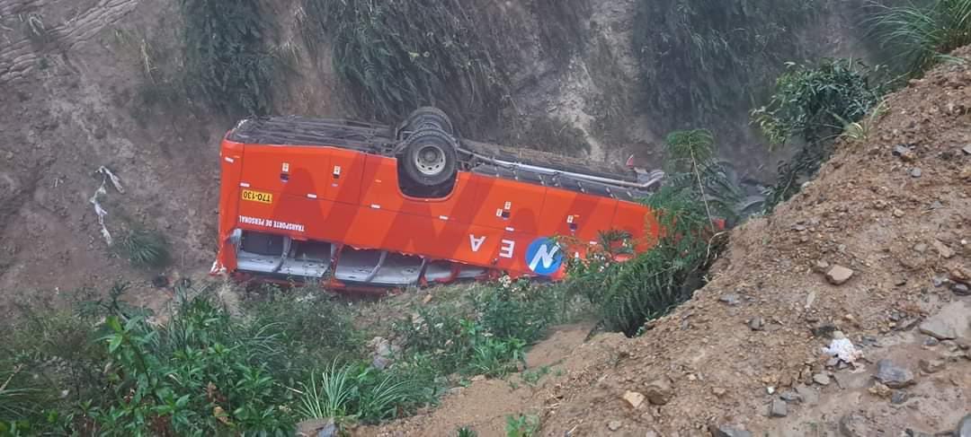 Accidente de bus en Pataz deja decenas de heridos en empresa minera