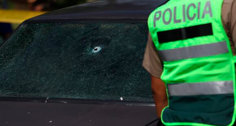 Balean a dos policías en la Av. Perú