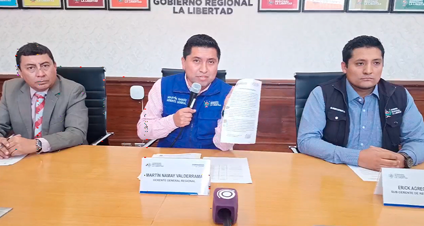 Martín Namay denuncia que 20 trabajadores del GORE habrían percibido sueldos irregulares