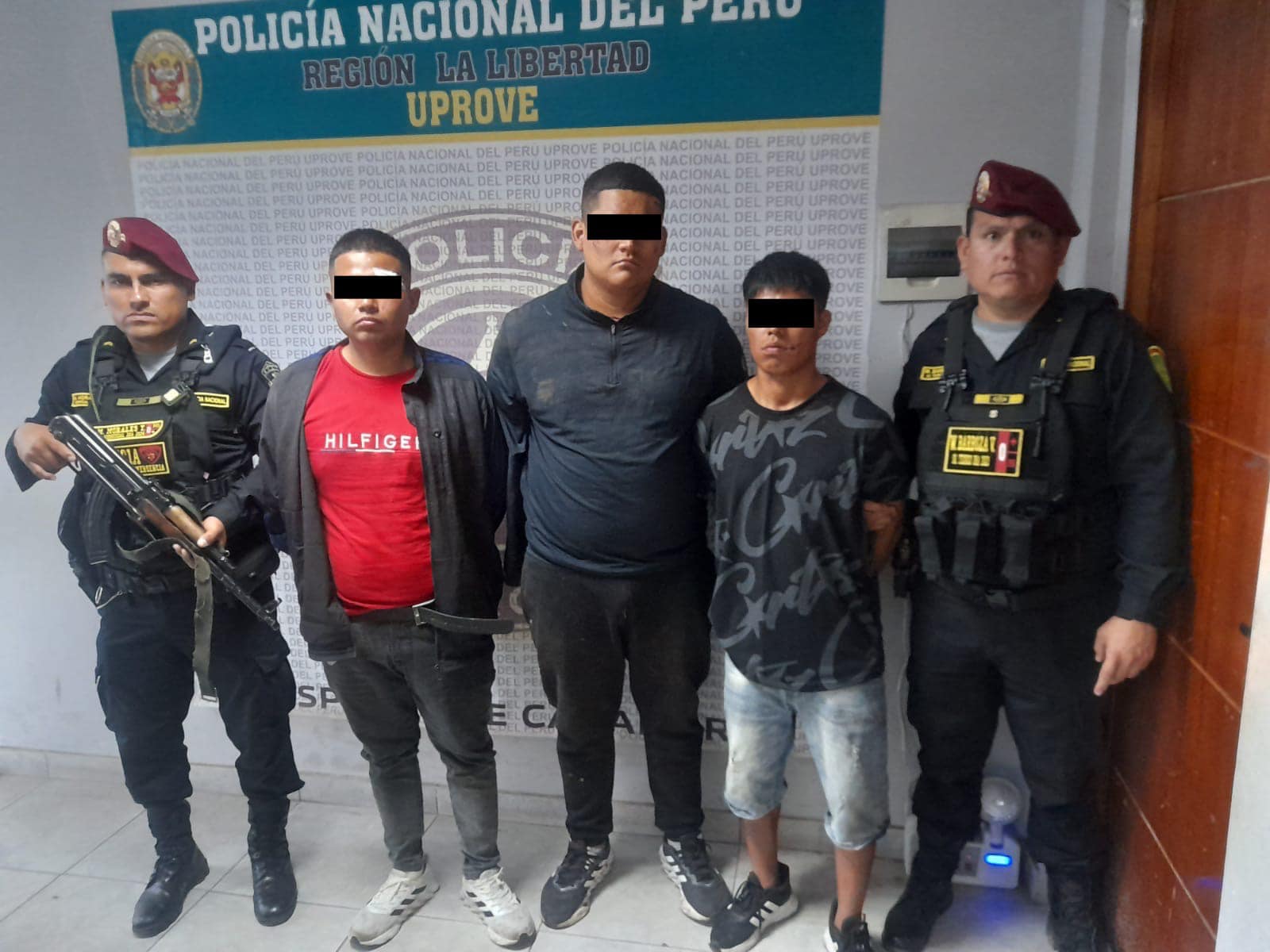 Capturan a banda de falsos pasajeros tras persecución policial en El Porvenir