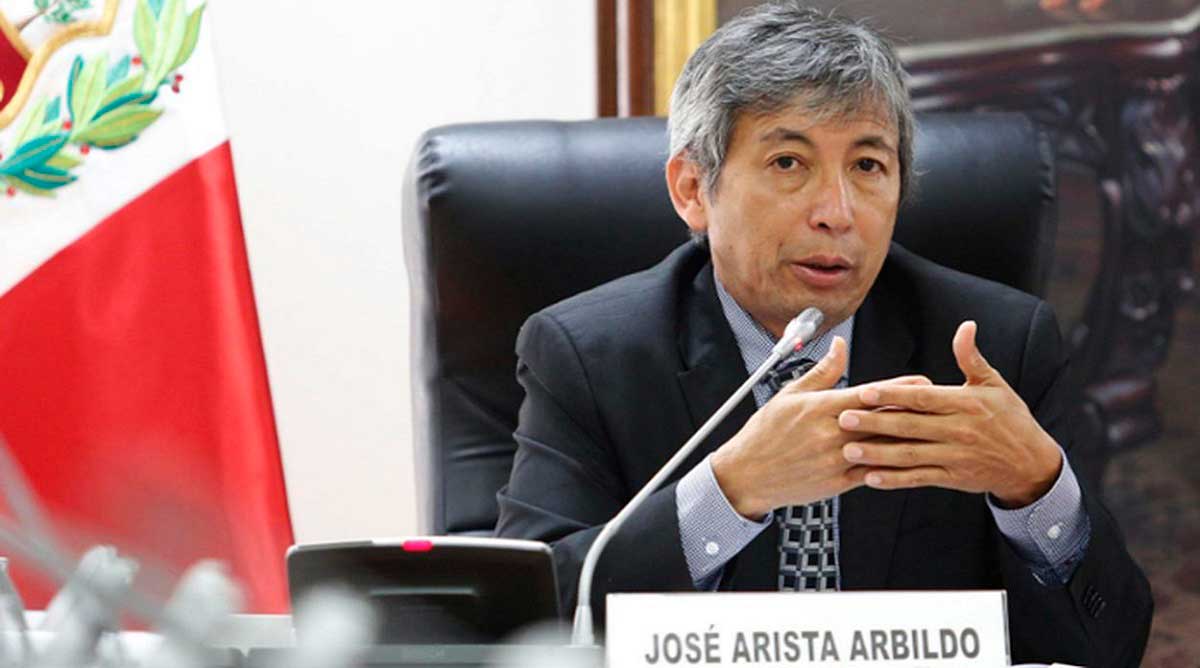 Ministro Arista: "Antes de fin de año se definirá el nuevo sueldo mínimo"