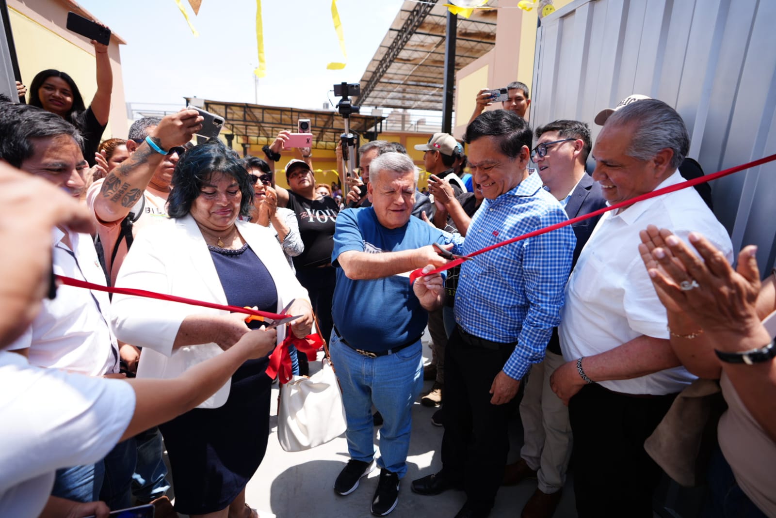 Niños de Florencia de Mora estrenan jardín remodelado gracias al GORE