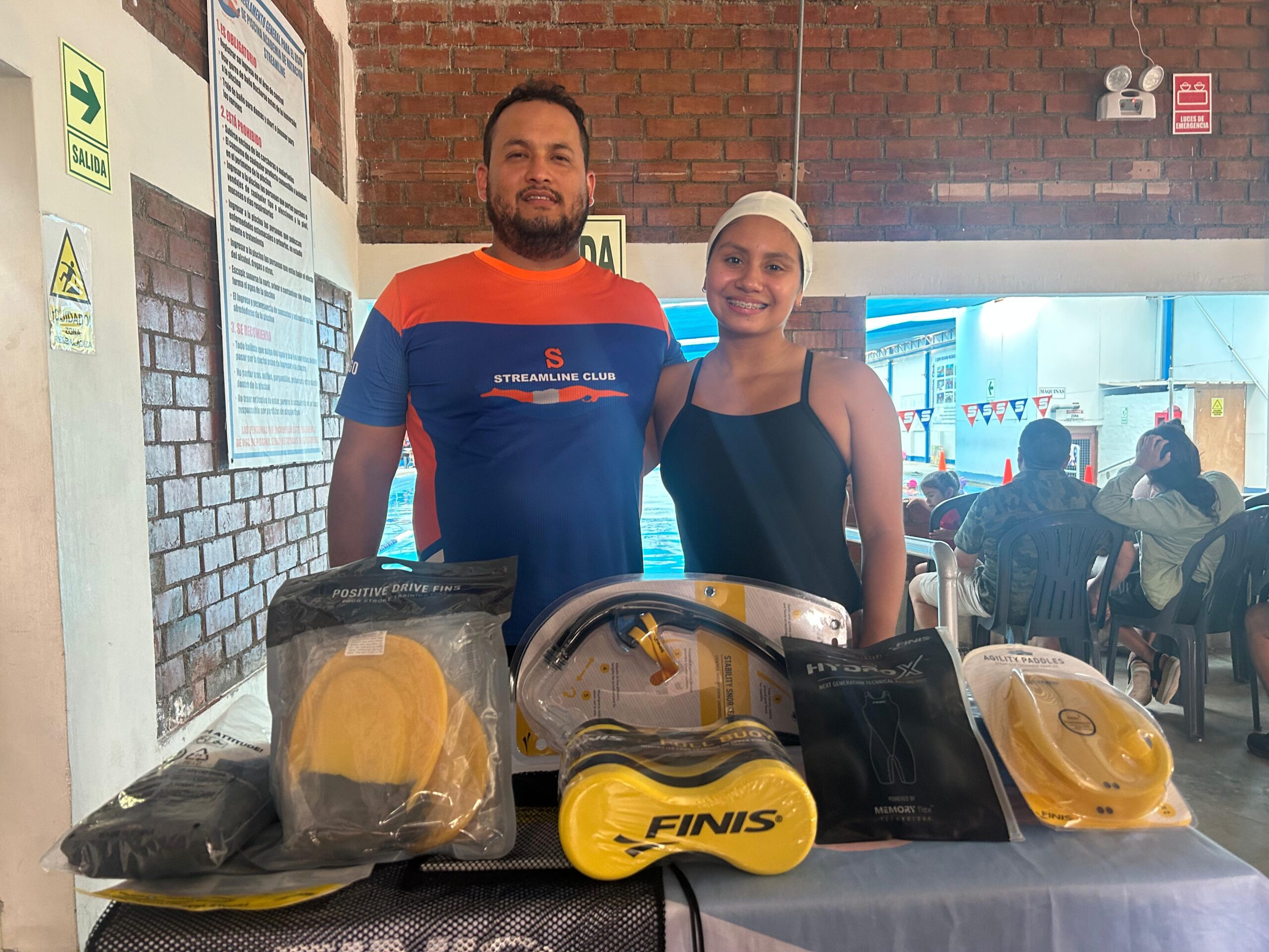 Yasmin Silva es nombrada embajadora de Finis en Perú tras sus éxitos deportivos
