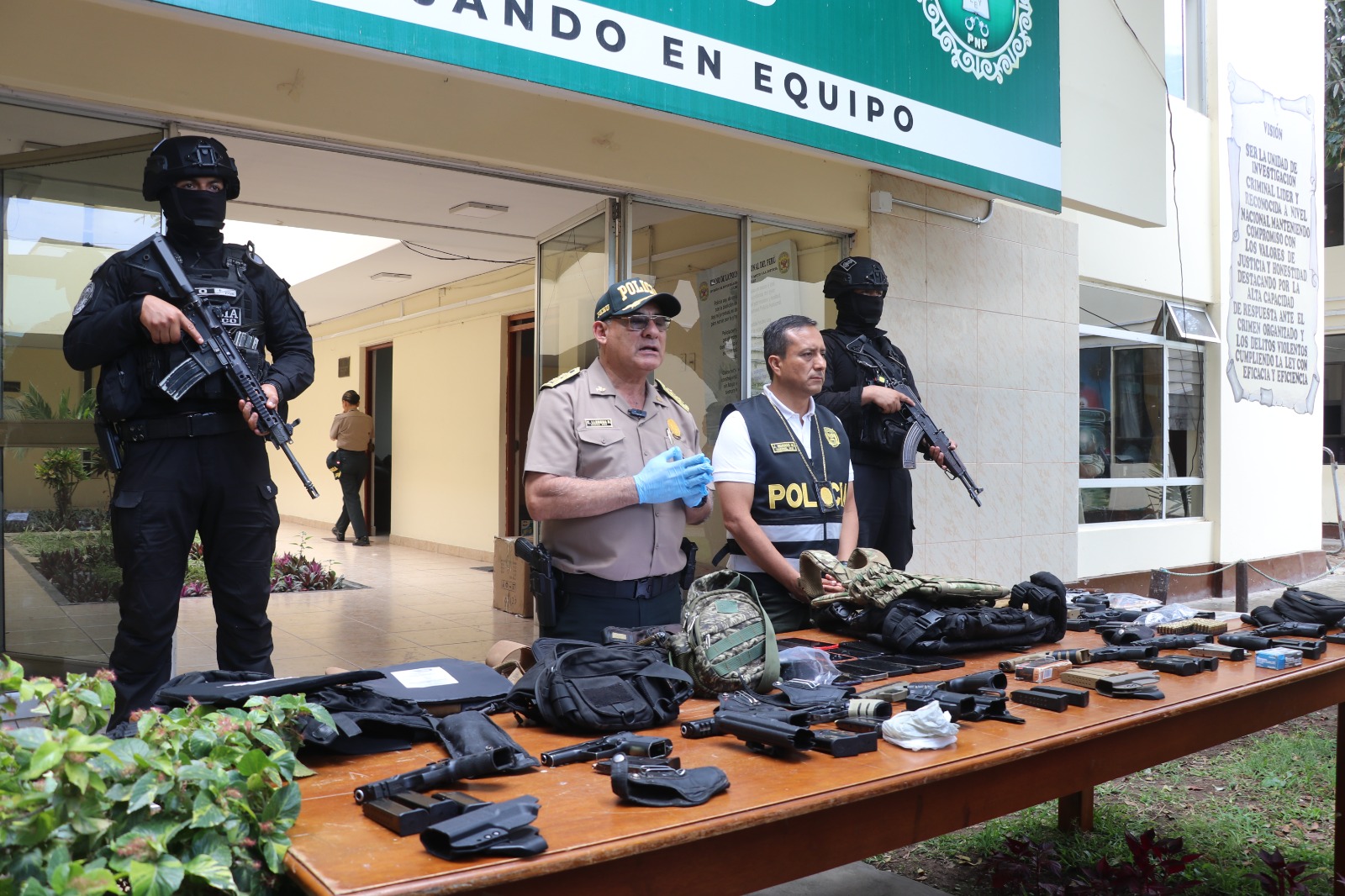 PNP interviene a 22 personas con 19 armas de fuego en su poder