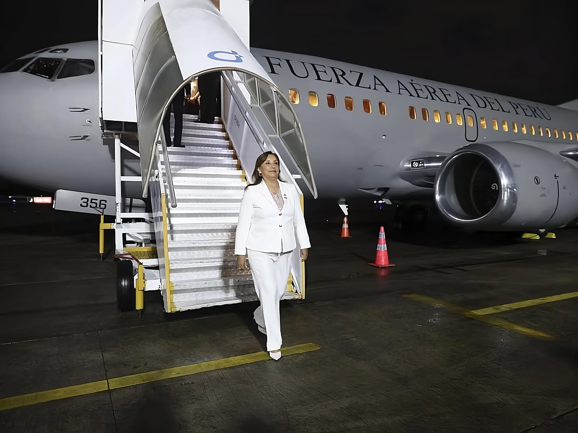 Congreso da luz verde al viaje de Dina Boluarte a Ecuador para toma de mando de Daniel Noboa
