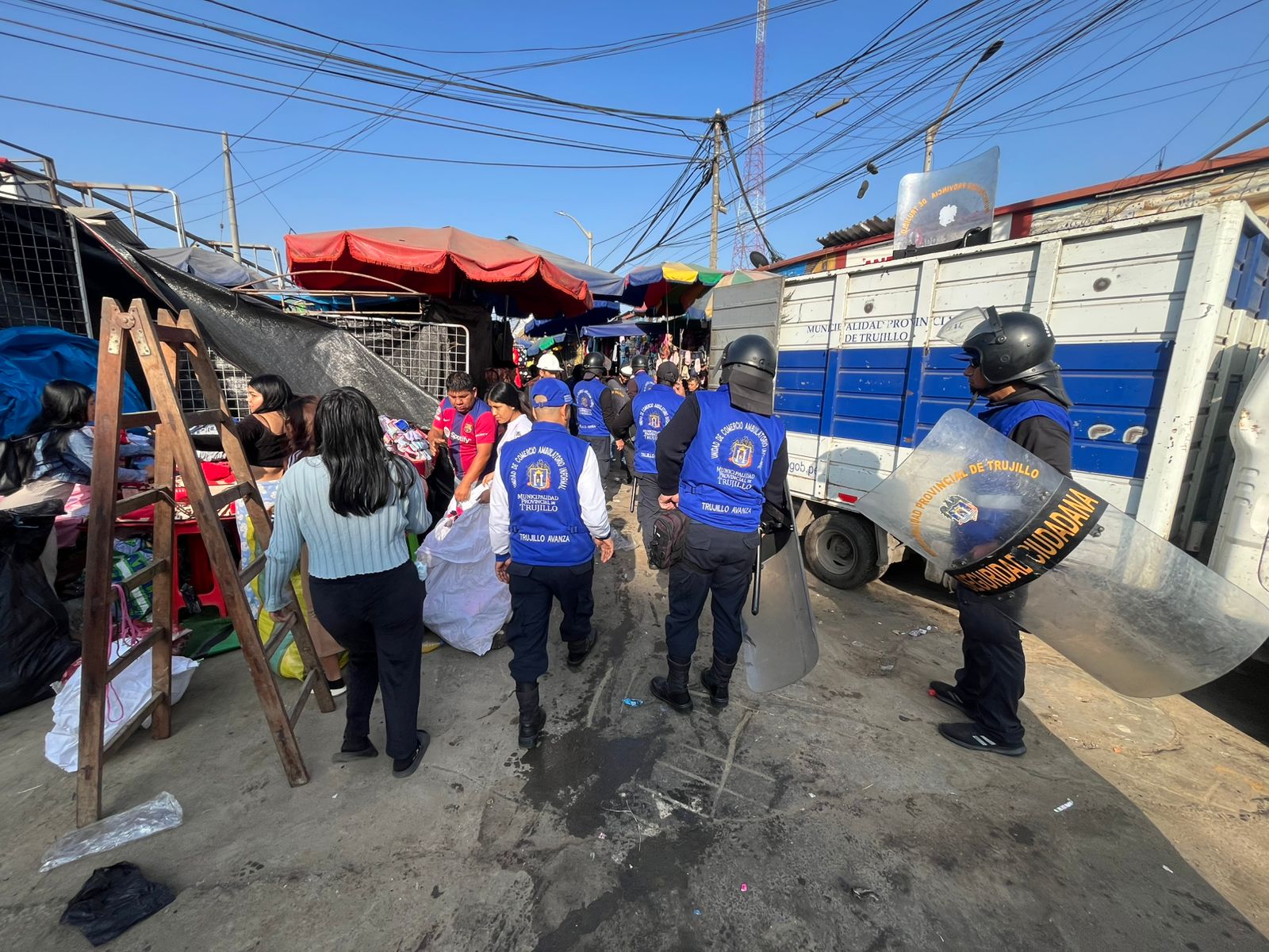 Más de 1800 ambulantes serán retirados por avance de obra en av. Eguren