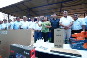 Más de 800 estudiantes del IES Nueva Esperanza reciben moderno equipamiento para talleres y laboratorios