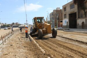 Supervisión permanente en obra de la av. César Vallejo garantiza calidad y seguridad
