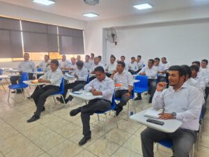 Trujillo: UCV capacita a taxistas en inglés para mejorar atención a turistas