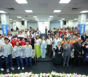 Escolares del norte compiten en la UCV por pase al Mundial de Microsoft Word en California