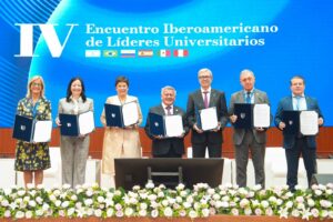 Universidades de Iberoamérica firman pacto por la salud mental en Trujillo