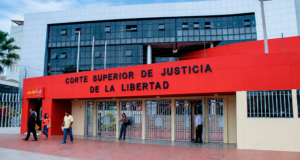 Contraloría detecta contrataciones irregulares en la Corte de La Libertad: se pagó a personal que no acreditaba el perfil exigido